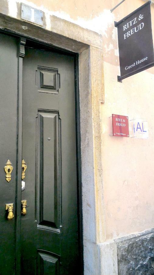 R & Freud Guest House, Lisbon